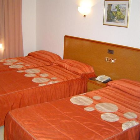 Hotel Lazaro Каламоча Экстерьер фото